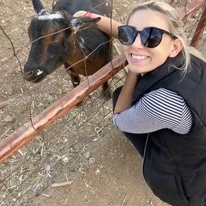 Meet your Posher, Bailey